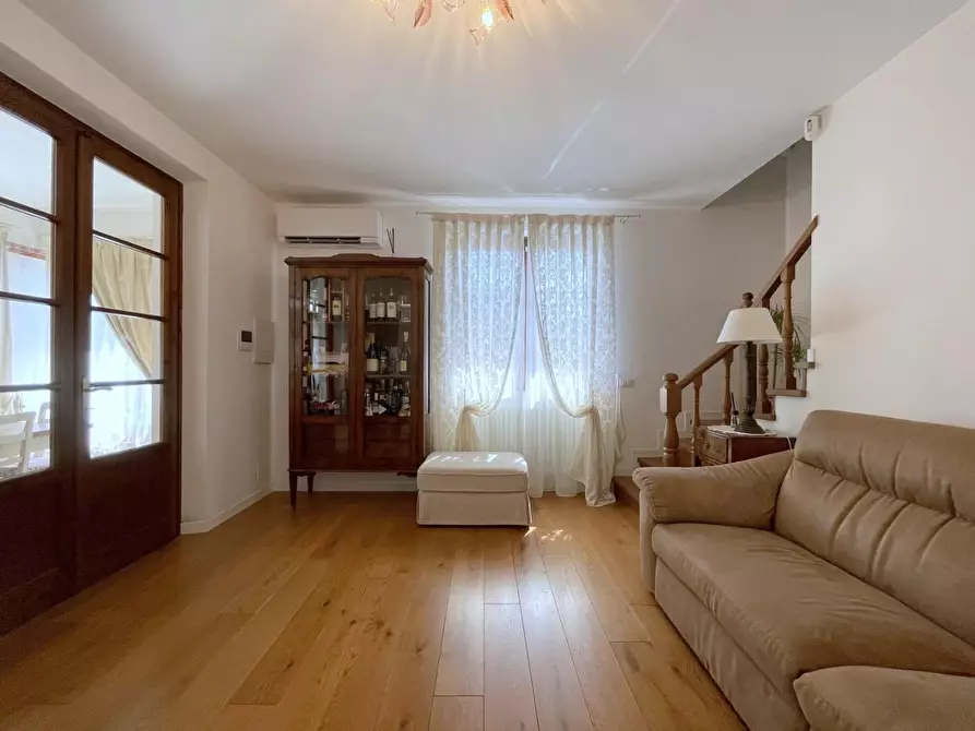 casa indipendente in vendita a Camaiore in zona Capezzano Pianore