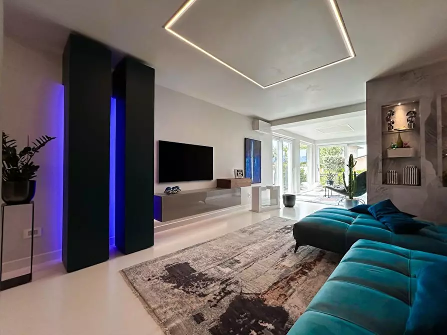 casa indipendente in vendita a Camaiore in zona Lido di Camaiore