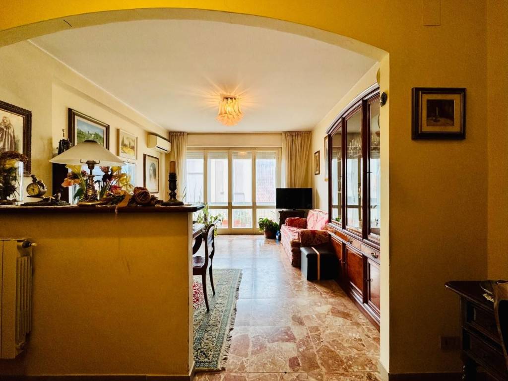 appartamento in vendita a Camaiore in zona Lido di Camaiore