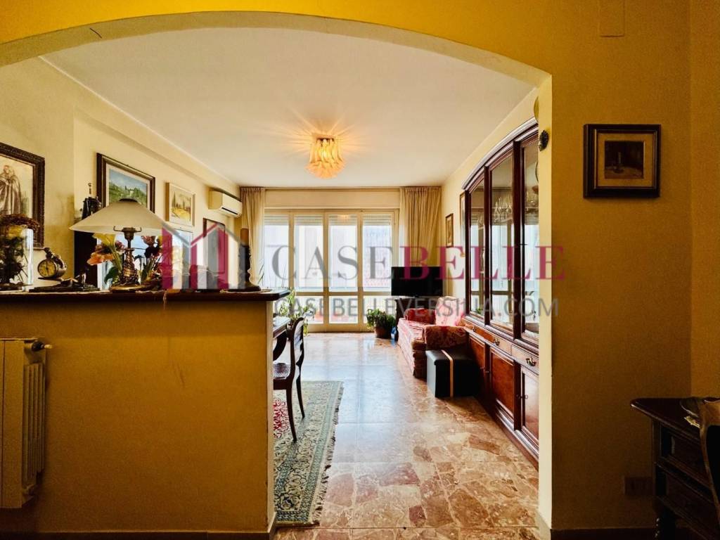 appartamento in vendita a Camaiore in zona Lido di Camaiore