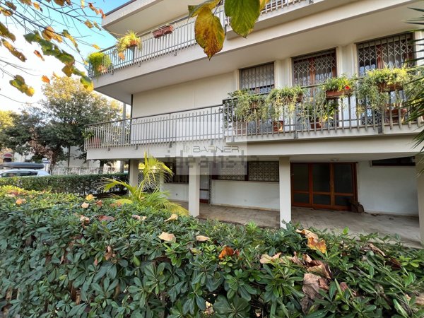 appartamento in vendita a Camaiore in zona Lido di Camaiore