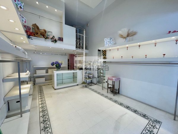 locale di sgombero in vendita a Camaiore in zona Lido di Camaiore