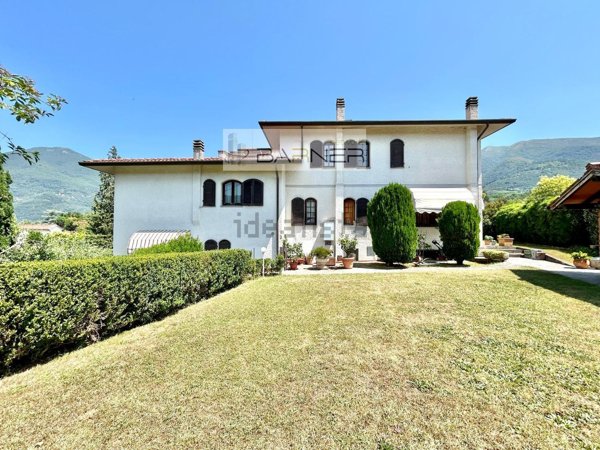 casa indipendente in vendita a Camaiore