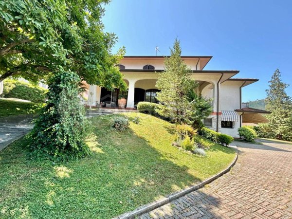 casa indipendente in vendita a Camaiore in zona Lido di Camaiore