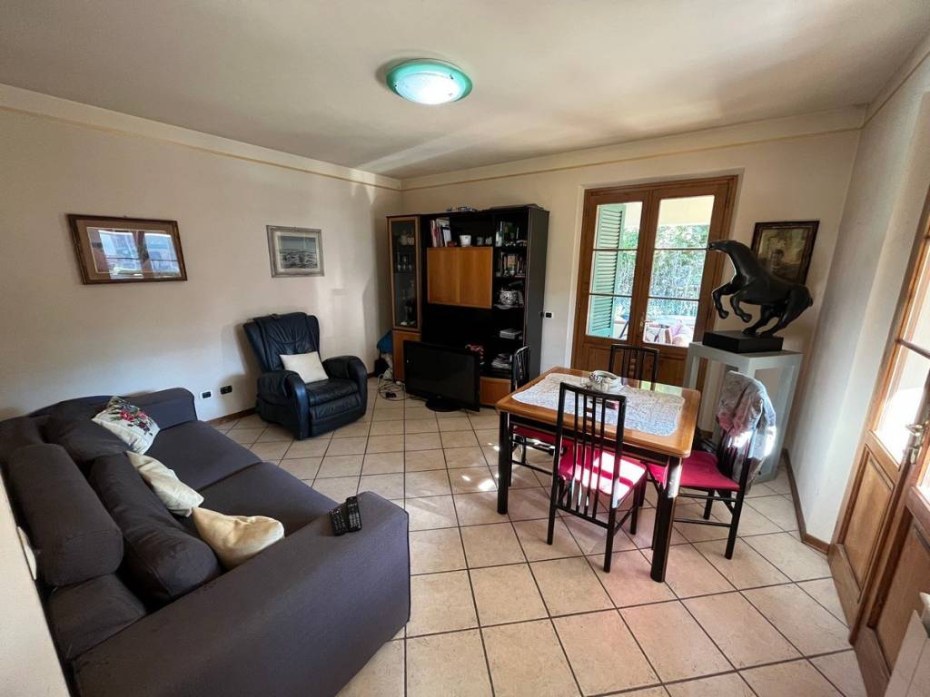 casa indipendente in vendita a Camaiore