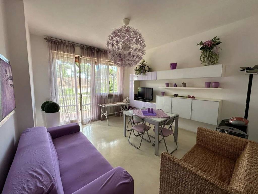 appartamento in vendita a Camaiore in zona Lido di Camaiore