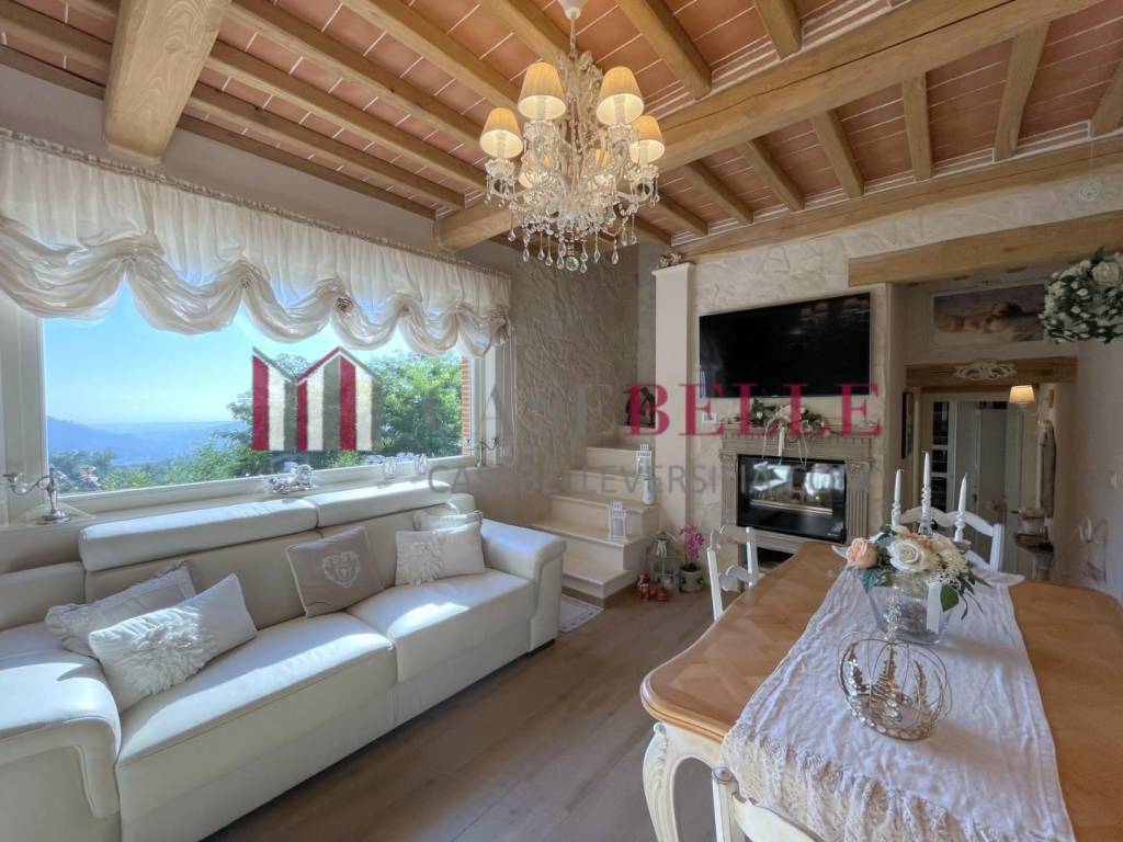 casa indipendente in vendita a Camaiore