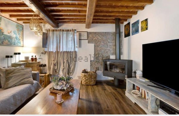 casale in vendita a Camaiore in zona Orbicciano