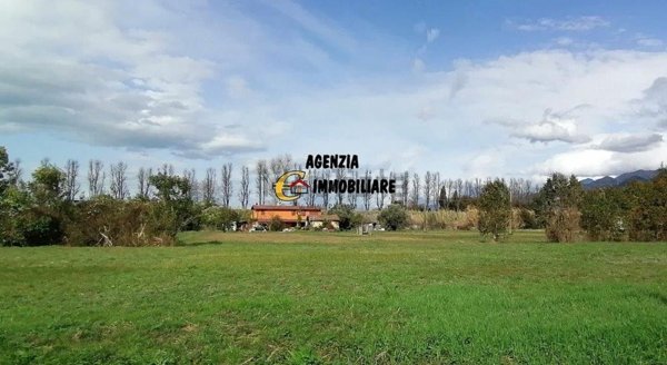 casale in vendita a Camaiore in zona Capezzano Pianore