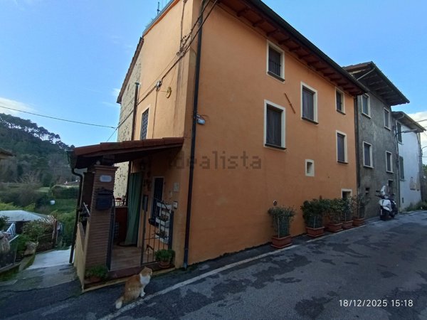 casa indipendente in vendita a Camaiore
