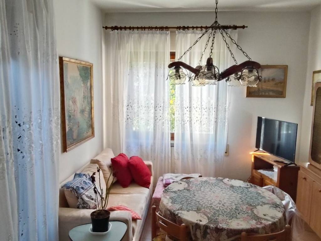 appartamento in vendita a Camaiore in zona Lido di Camaiore