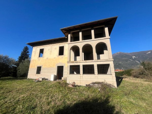 casa indipendente in vendita a Camaiore