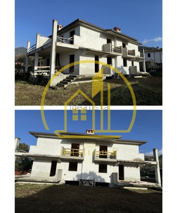 casa indipendente in vendita a Camaiore in zona Capezzano Pianore