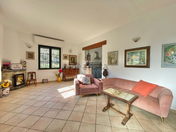 casa indipendente in vendita a Camaiore