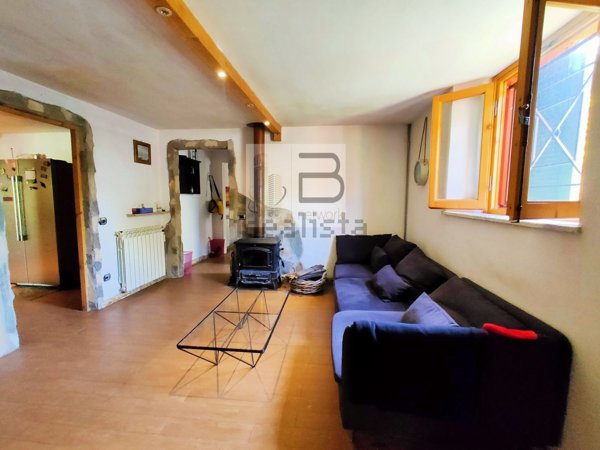 casa indipendente in vendita a Camaiore