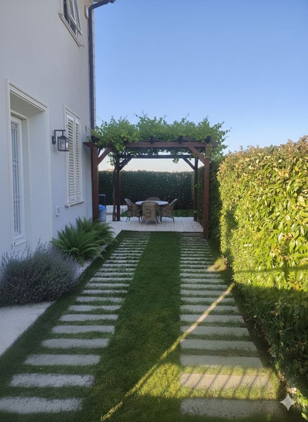 casa indipendente in vendita a Camaiore in zona Lido di Camaiore