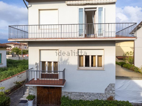 casa indipendente in vendita a Camaiore in zona Lido di Camaiore