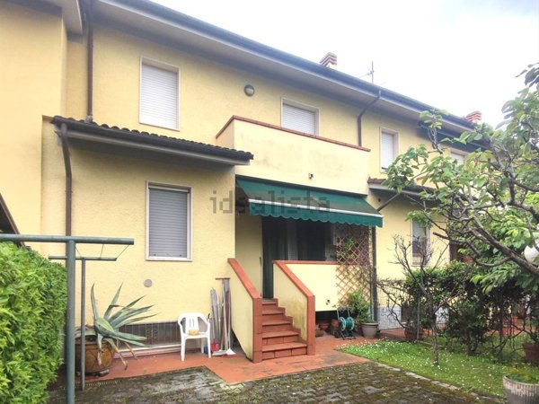 casa indipendente in vendita a Camaiore in zona Lido di Camaiore