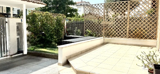 casa indipendente in vendita a Camaiore in zona Lido di Camaiore