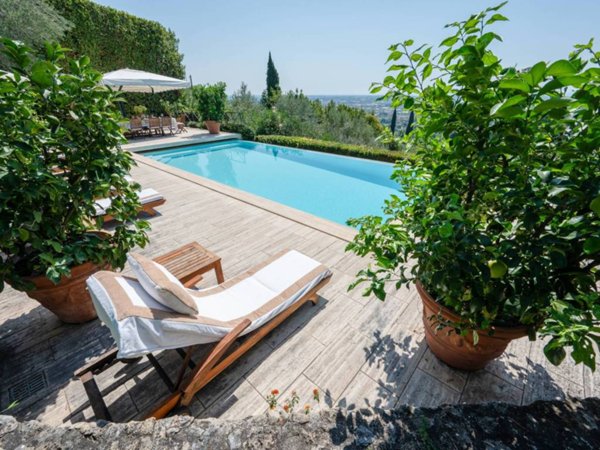 casa indipendente in vendita a Camaiore