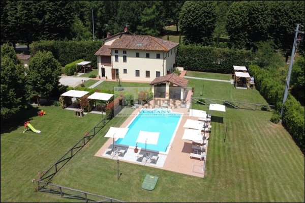 casa indipendente in vendita a Camaiore