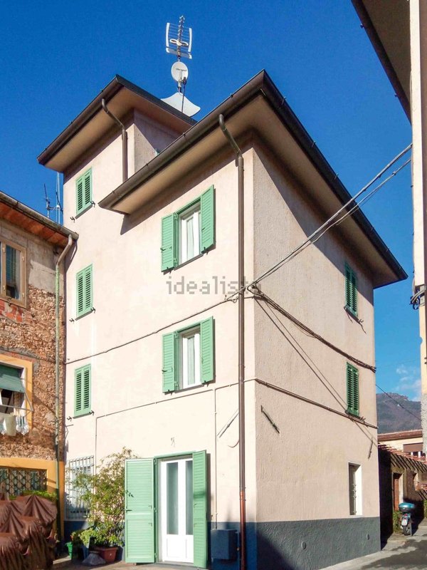 casa indipendente in vendita a Camaiore