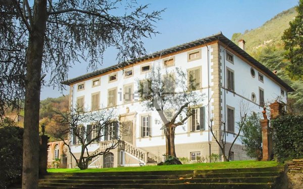 casa indipendente in vendita a Camaiore