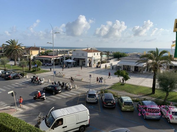 appartamento in vendita a Camaiore in zona Lido di Camaiore