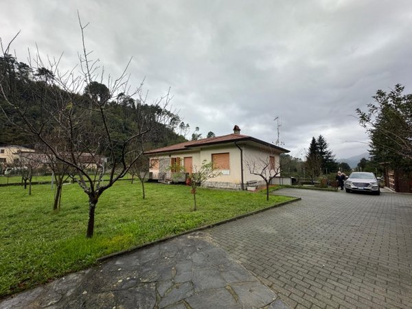 casa indipendente in vendita a Camaiore