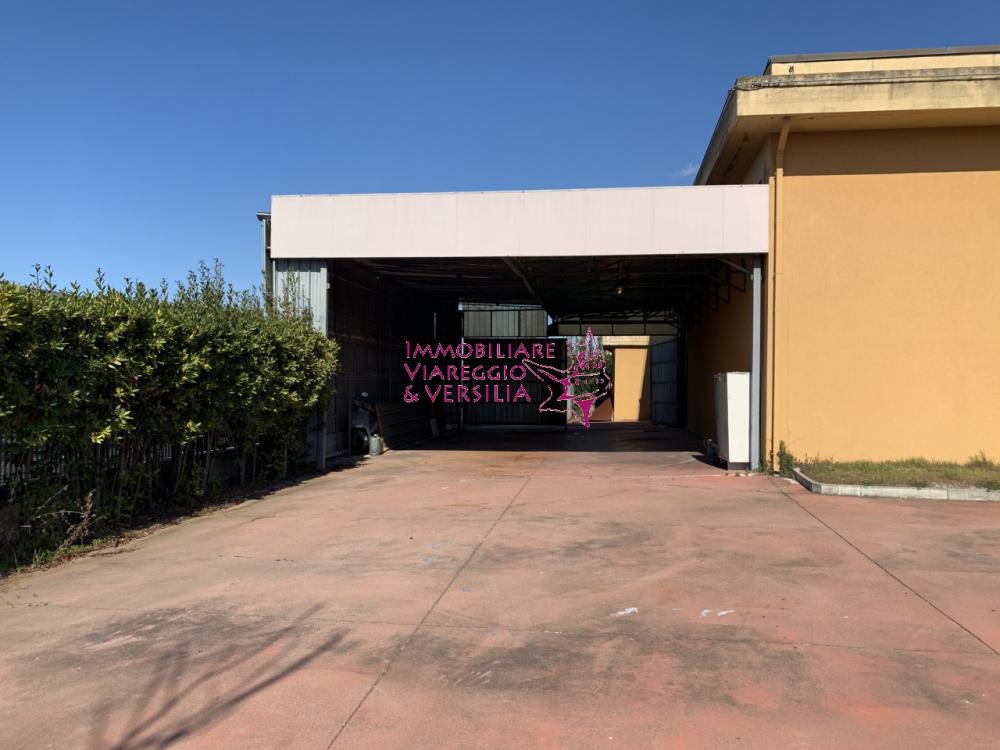 ufficio in vendita a Camaiore in zona Capezzano Pianore