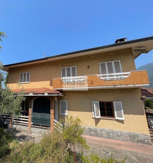 casa indipendente in vendita a Camaiore
