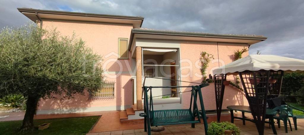 casa indipendente in vendita a Camaiore in zona Lido di Camaiore