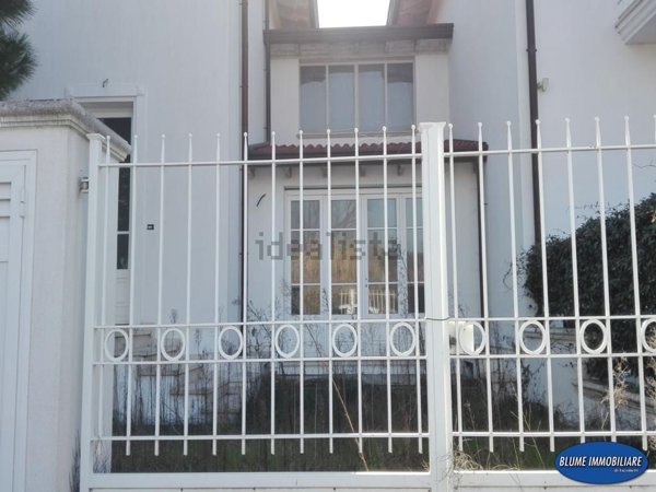 casa indipendente in vendita a Camaiore in zona Lido di Camaiore