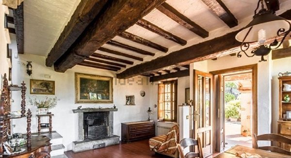 casale in vendita a Camaiore in zona Monteggiori