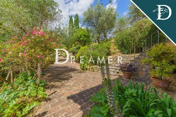 casa indipendente in vendita a Camaiore