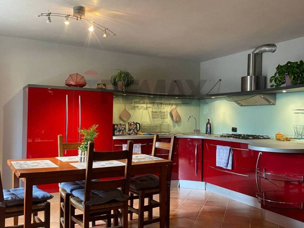 casa indipendente in vendita a Camaiore in zona Orbicciano