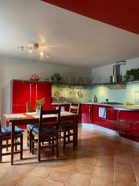 casa indipendente in vendita a Camaiore in zona Orbicciano