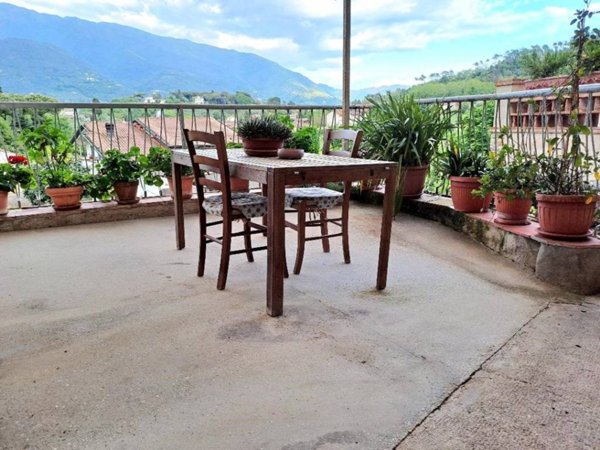 casa indipendente in vendita a Camaiore