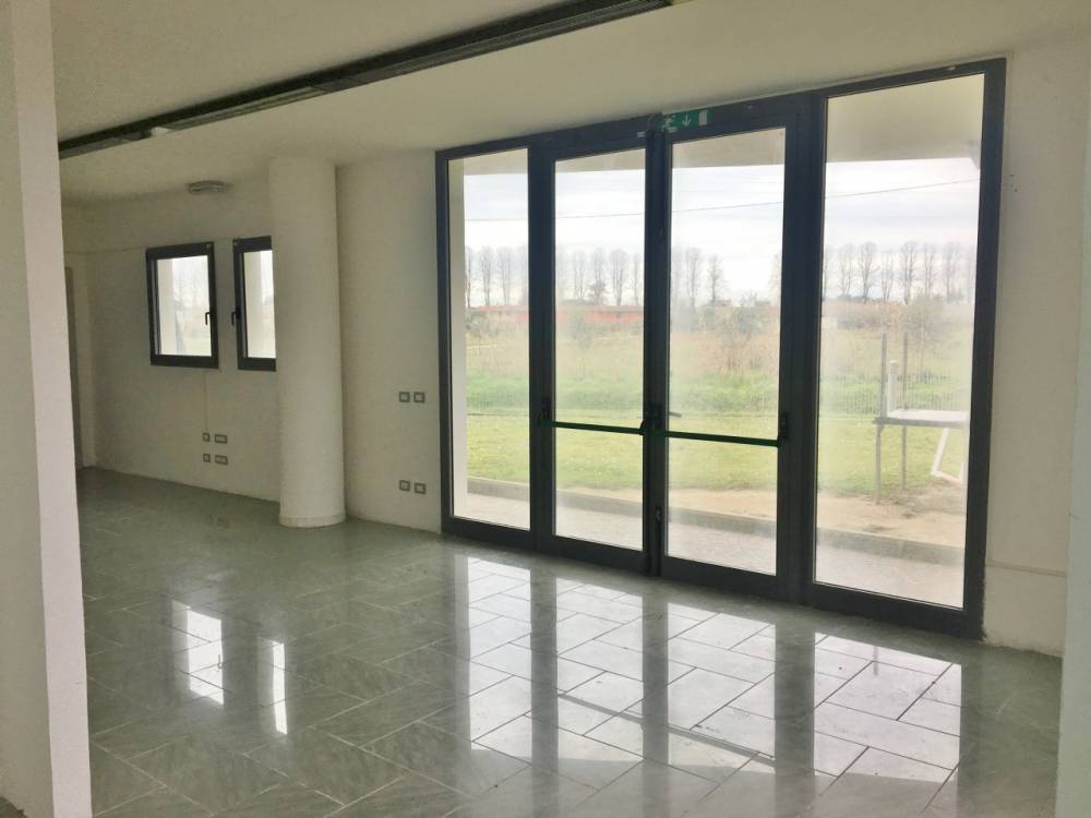 ufficio in vendita a Camaiore in zona Capezzano Pianore