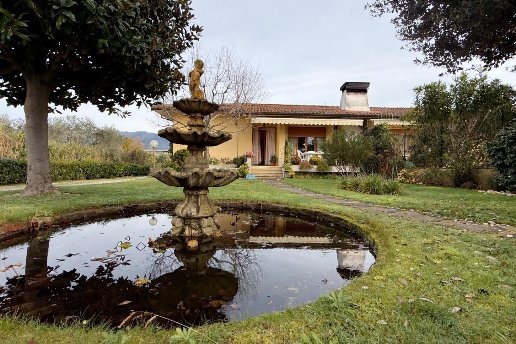 casa indipendente in vendita a Camaiore in zona Lido di Camaiore