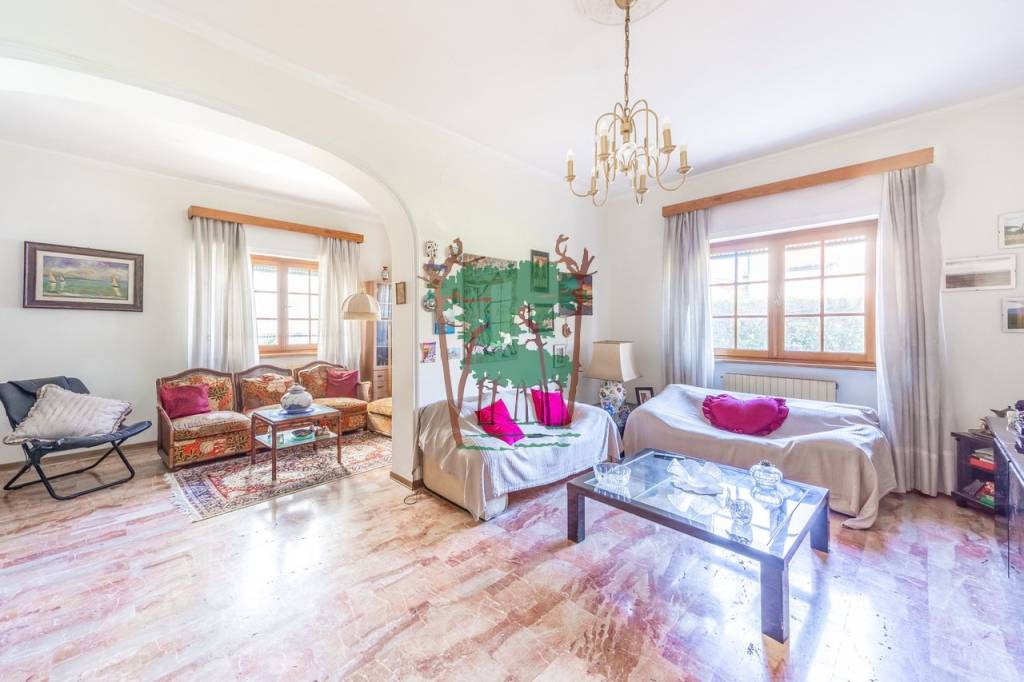 casa indipendente in vendita a Camaiore in zona Lido di Camaiore