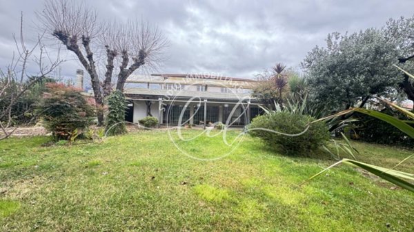casa indipendente in vendita a Camaiore