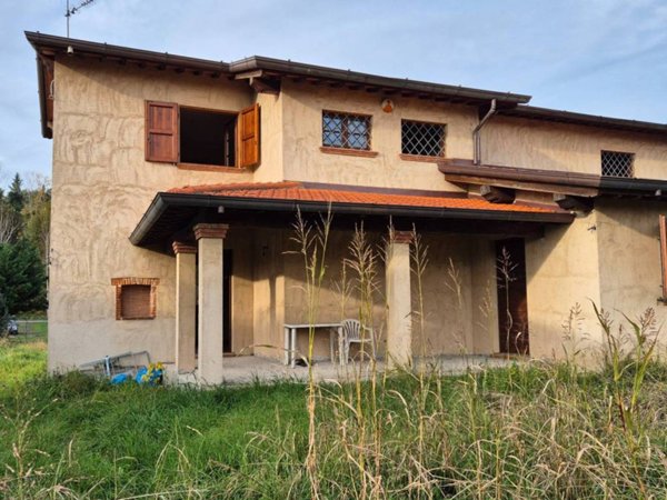 casa indipendente in vendita a Camaiore in zona Capezzano Pianore