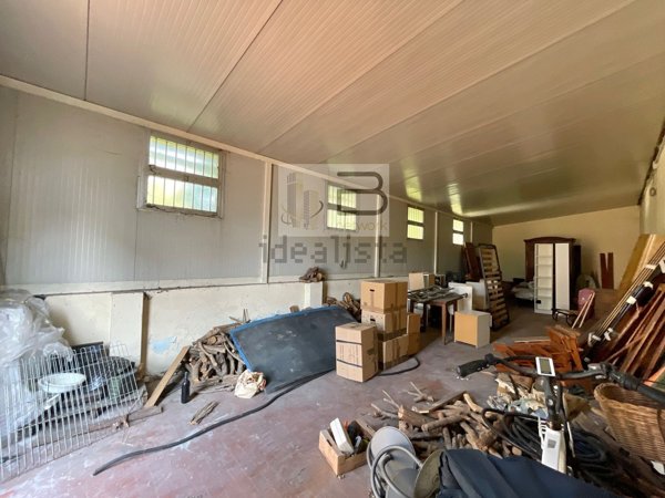 negozio in vendita a Camaiore in zona Capezzano Pianore