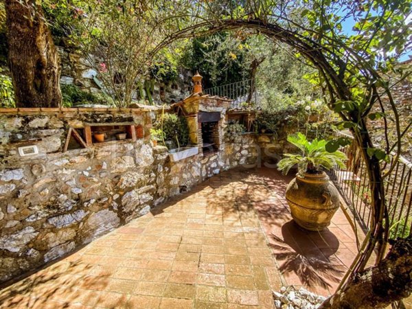 casa indipendente in vendita a Camaiore in zona Pieve di Camaiore