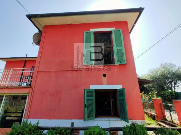 casa indipendente in vendita a Camaiore in zona Capezzano Pianore