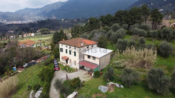 casa indipendente in vendita a Camaiore