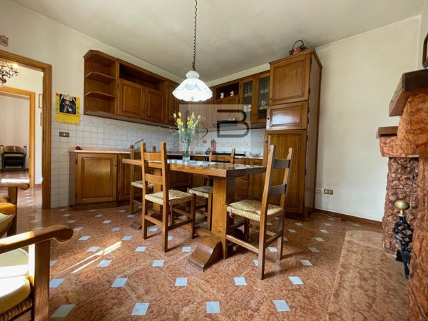 casa indipendente in vendita a Camaiore