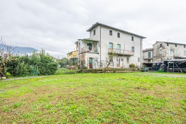 casa indipendente in vendita a Camaiore