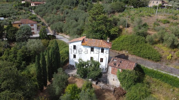 casa indipendente in vendita a Camaiore in zona Orbicciano